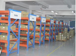 1571208948260770.jpg 批發(fā)貿(mào)易行業(yè)倉(cāng)庫(kù)貨架.jpg