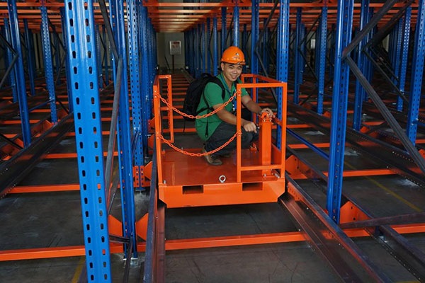 1573610345611860.jpg 穿梭式貨架.jpg