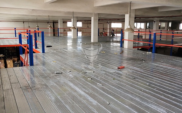 1580954658443728.jpg 鋼結(jié)構(gòu)平臺(tái)